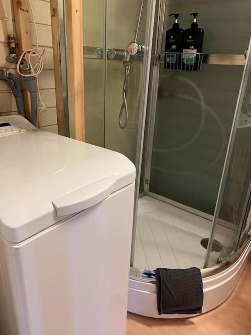 Idyllisk Minihus I Landlige Omgivelser - Med 5 Sengeplasser Og Parkering Asen Bagian luar foto
