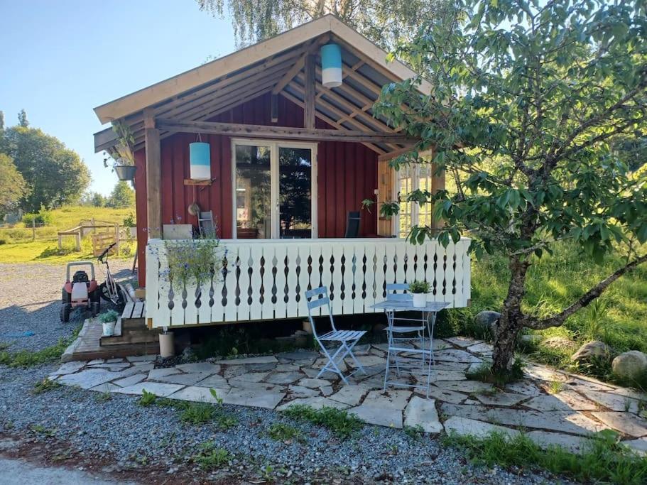 Idyllisk Minihus I Landlige Omgivelser - Med 5 Sengeplasser Og Parkering Asen Bagian luar foto